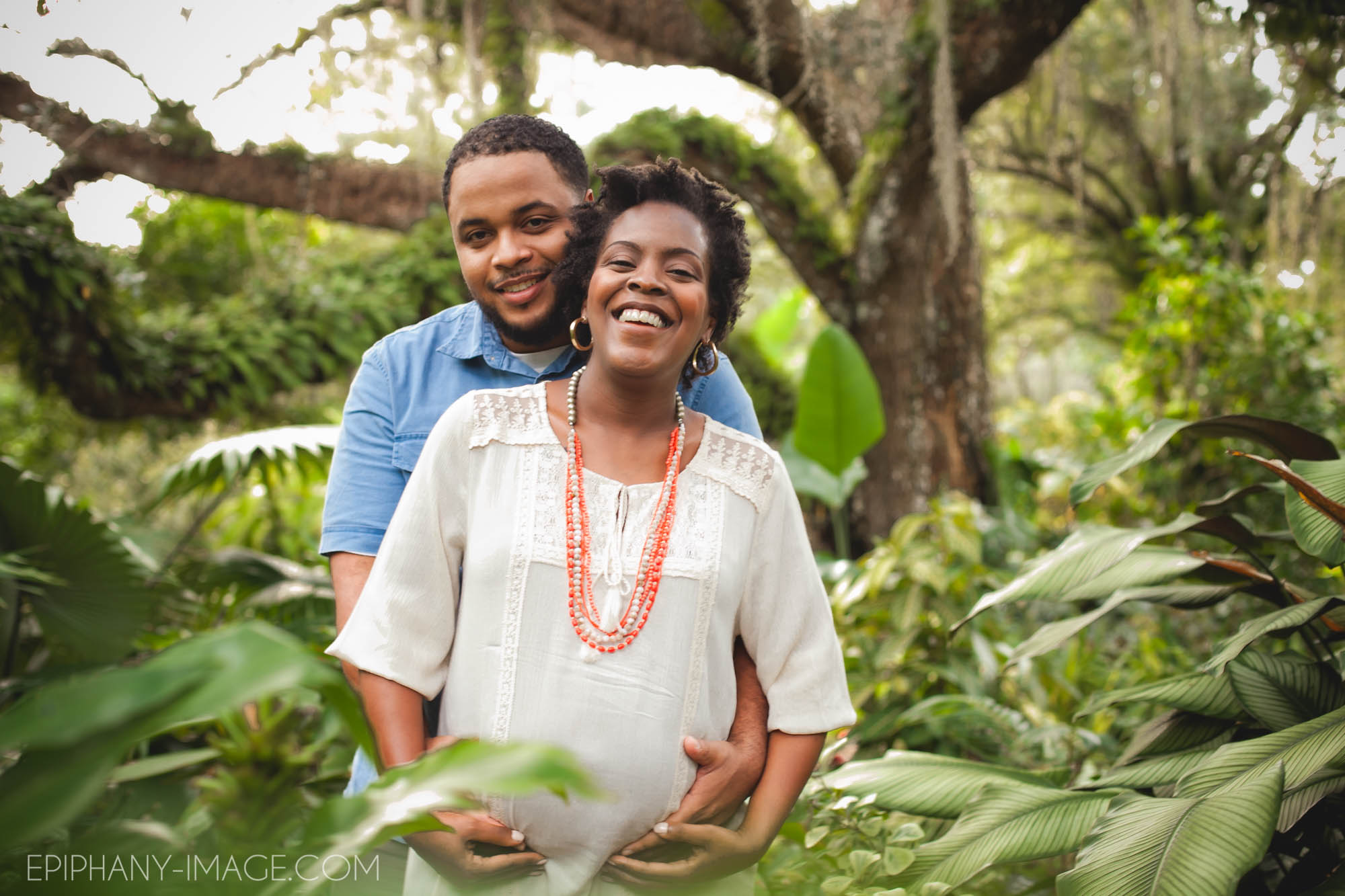 Leu Gardens Maternity Photography by EpiphanyImage.com